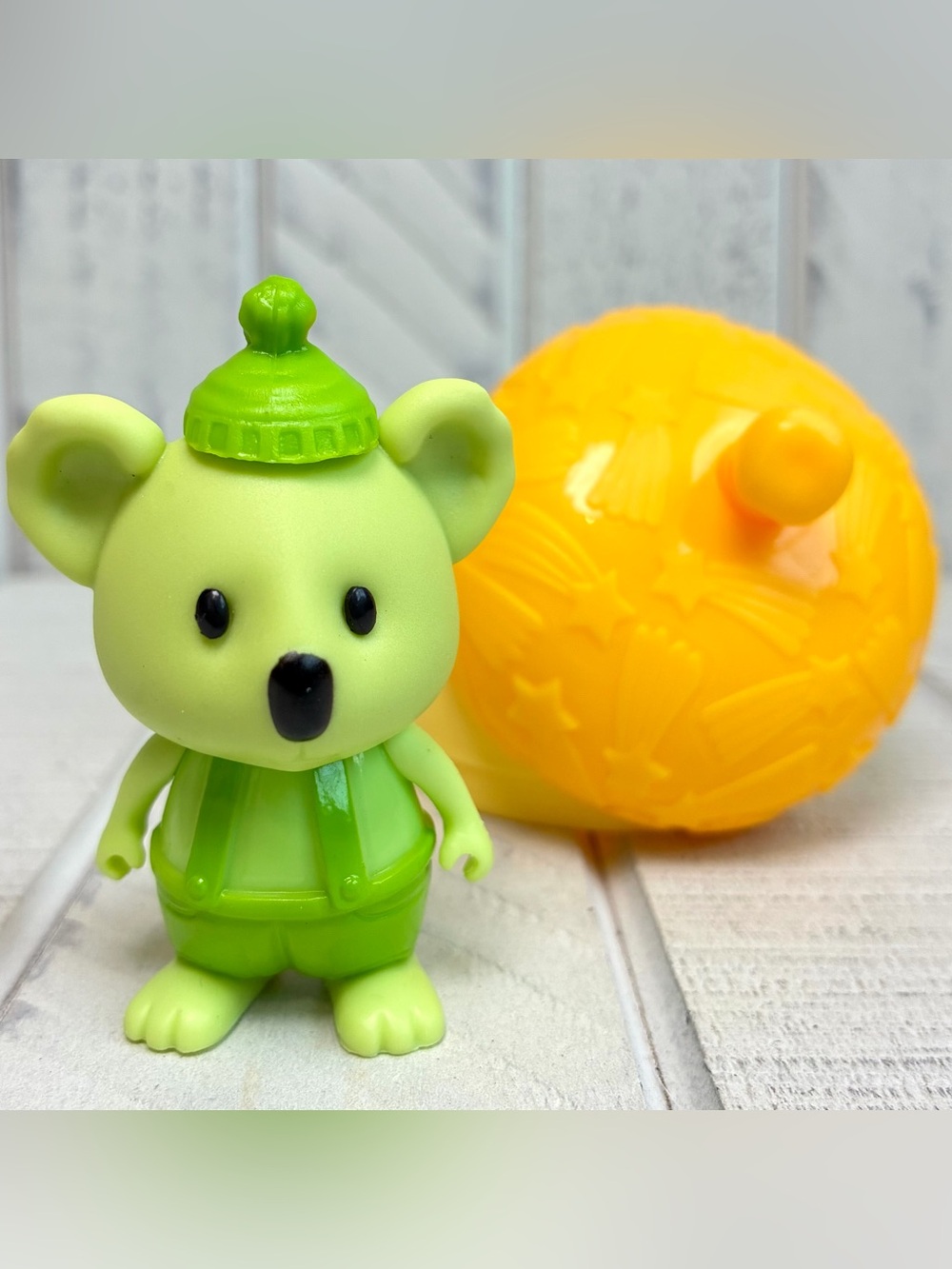 Li’l Woodzeez Bobbleez Rainbow Series Kaia Koala Lime Green Bobblehead Figurine